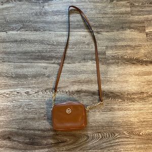 Michael kors cross body purse
